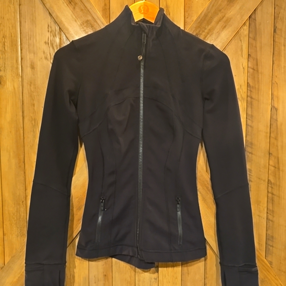 Lululemon Size 0 Black Define With Square Dot